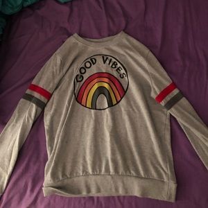 Sweater with rainbow ‘Good Vibes’